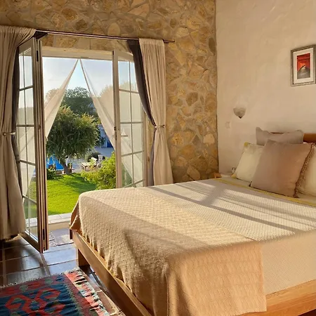 Alojamento de Acomodação e Pequeno-almoço Quinta Mourada 4*